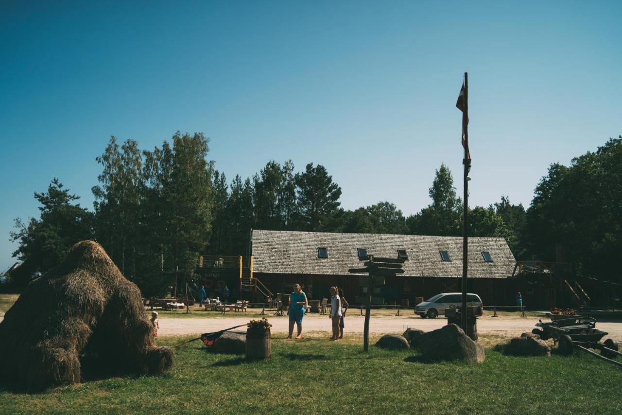 Viesu Nams Melnsils Exterior foto
